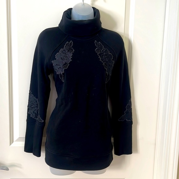 LuluLemon Black Satin Floral Pullover - Picture 11 of 14